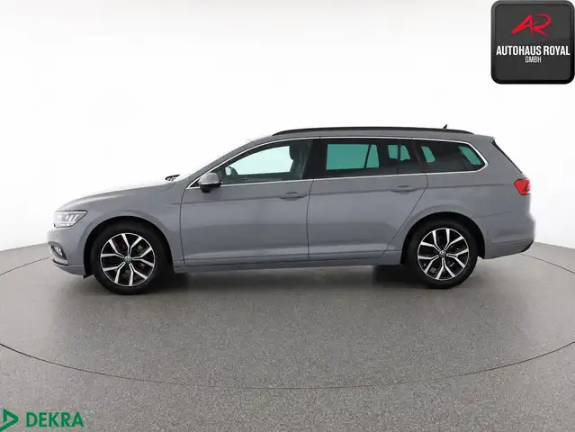 Volkswagen Passat view 2
