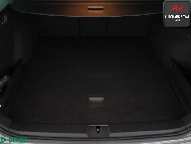 Volkswagen Passat view 13