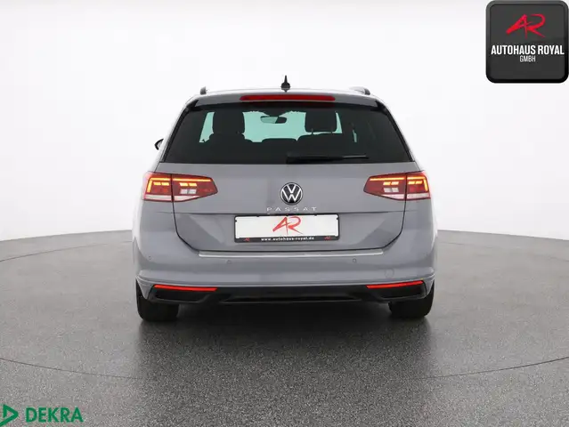 Volkswagen Passat view 4
