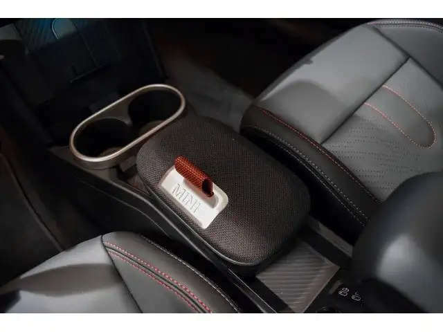 Mini Hatch view 13