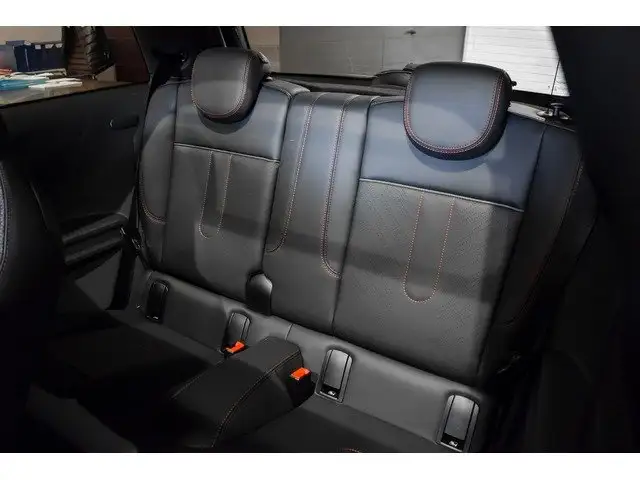 Mini Hatch view 9