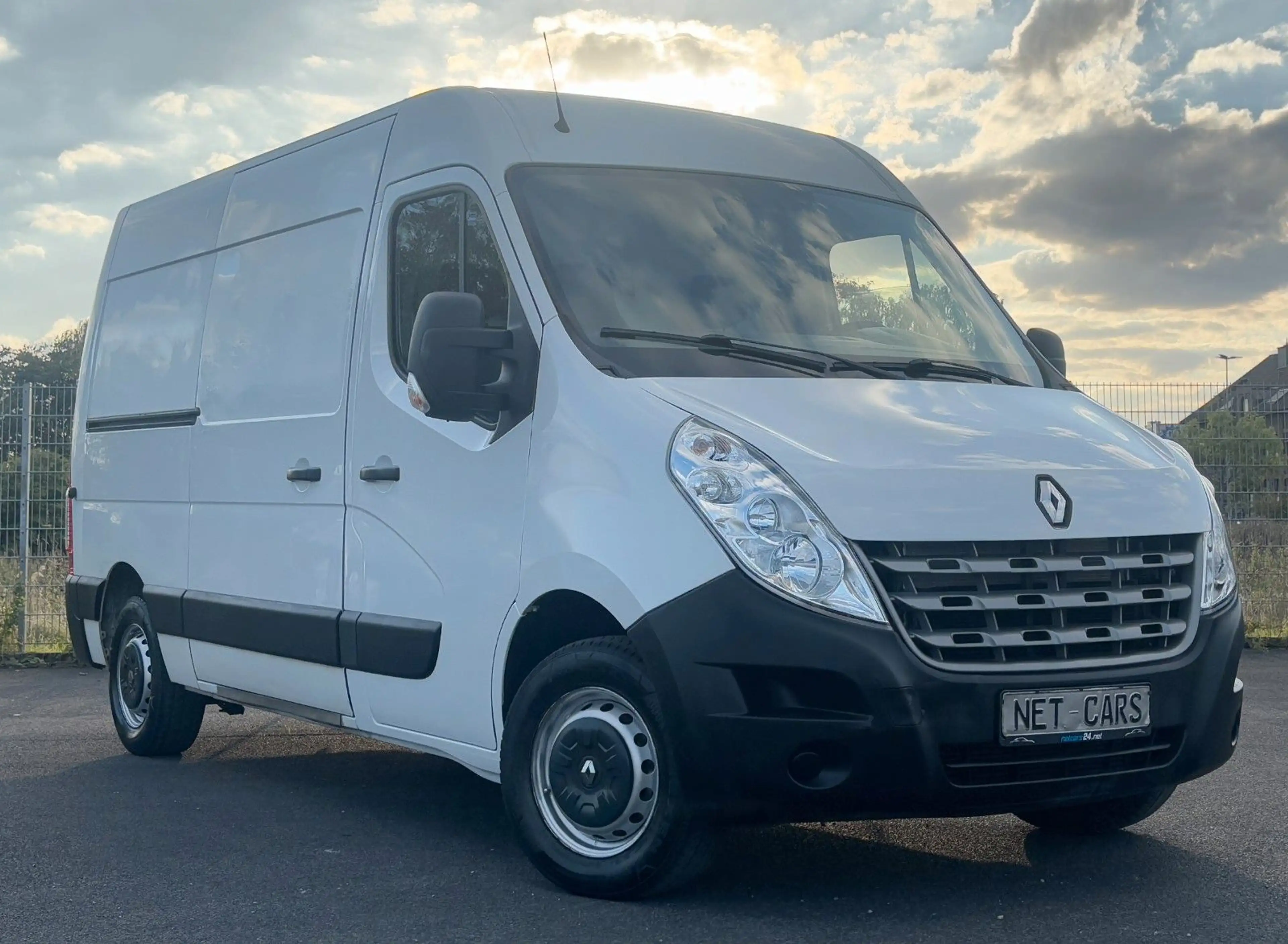 Renault Master Kühlkastenwagen L2H2*1HAND*