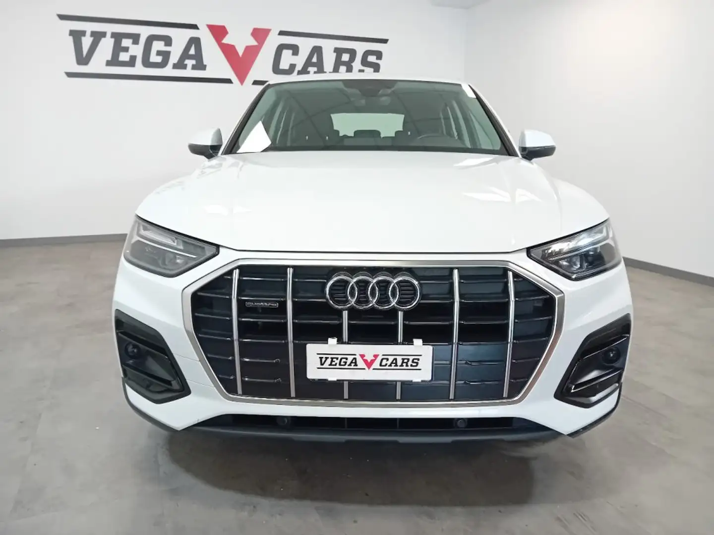 Audi Q5 40 TDI 204 CV quattro S.tr. Advanced Weiß - 2