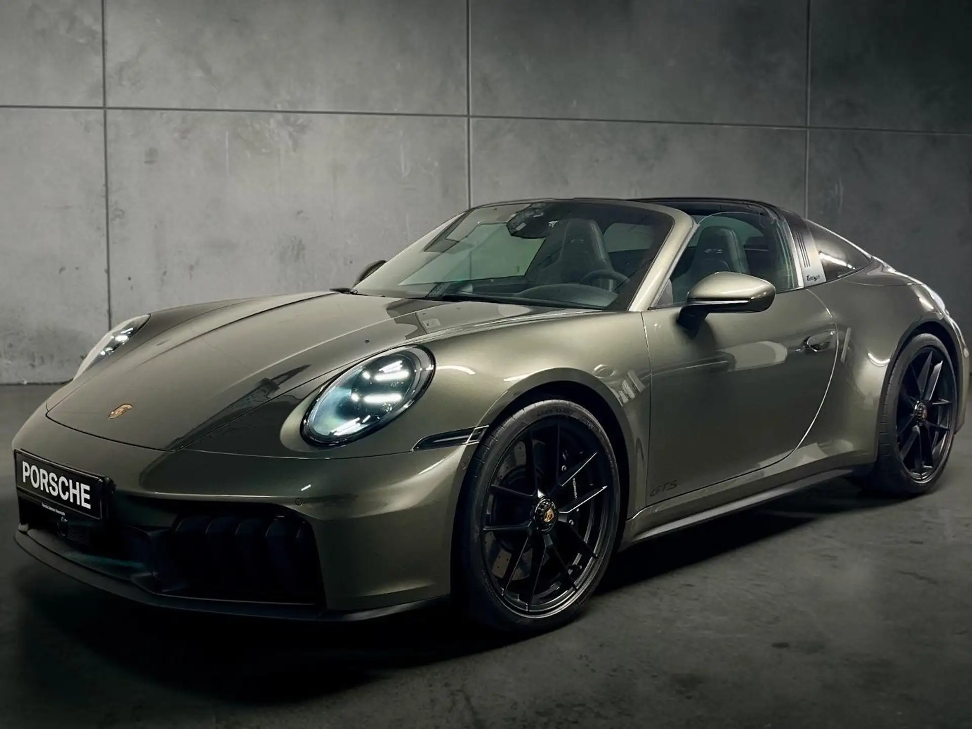 포르쉐 911 Targa 4 GTS 2026 베이지 사진 1