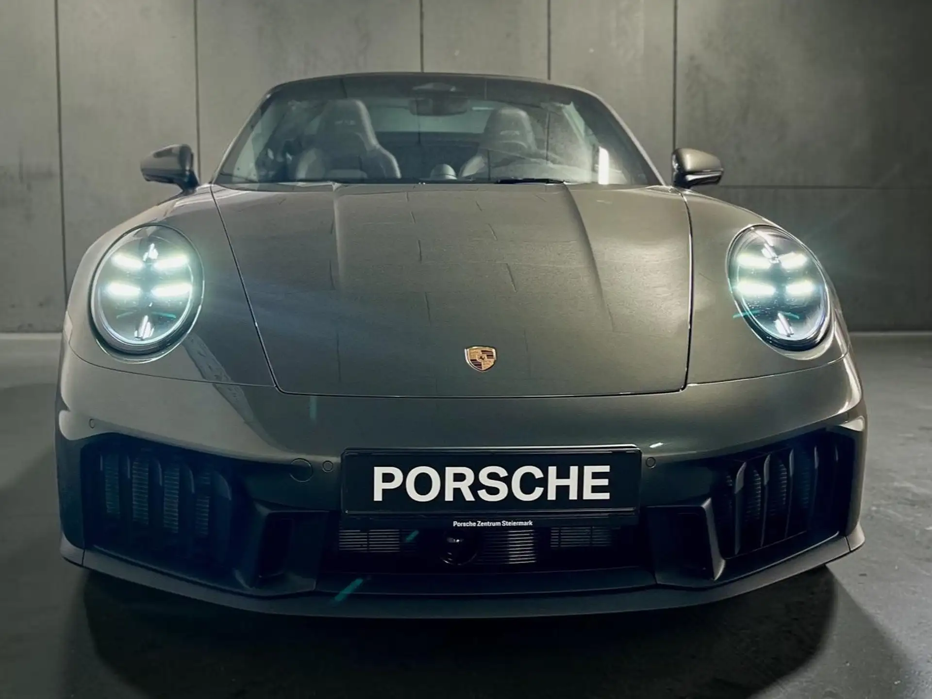 포르쉐 911 Targa 4 GTS 2026 베이지 사진 4
