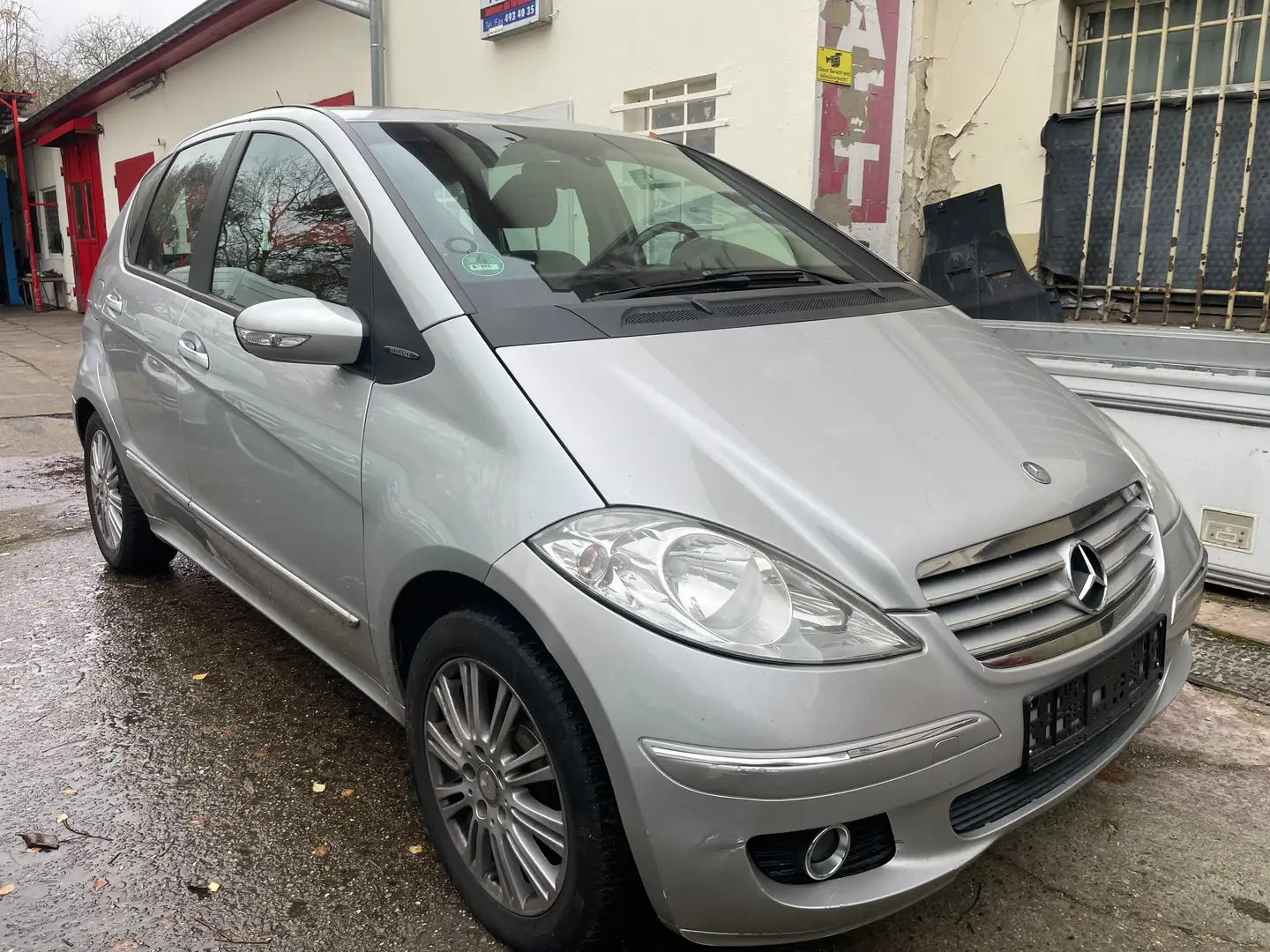 Mercedes-Benz A 150 A-Klasse 3-Türer Classic Silber - 2