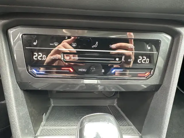 Volkswagen Tiguan Allspace view 12