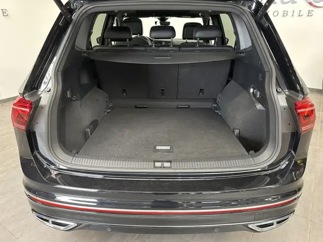 Volkswagen Tiguan Allspace view 6