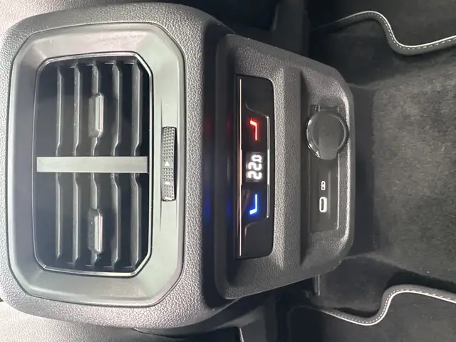 Volkswagen Tiguan Allspace view 17