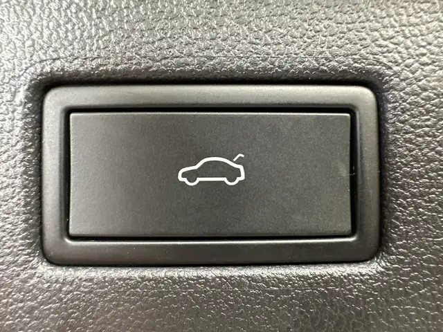 Volkswagen Tiguan Allspace view 7