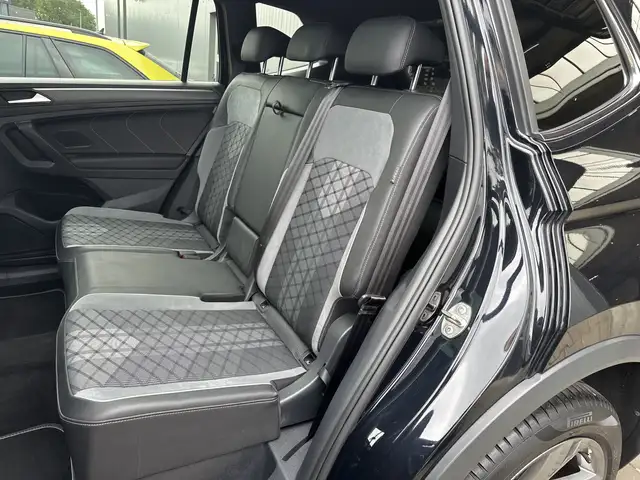 Volkswagen Tiguan Allspace view 16