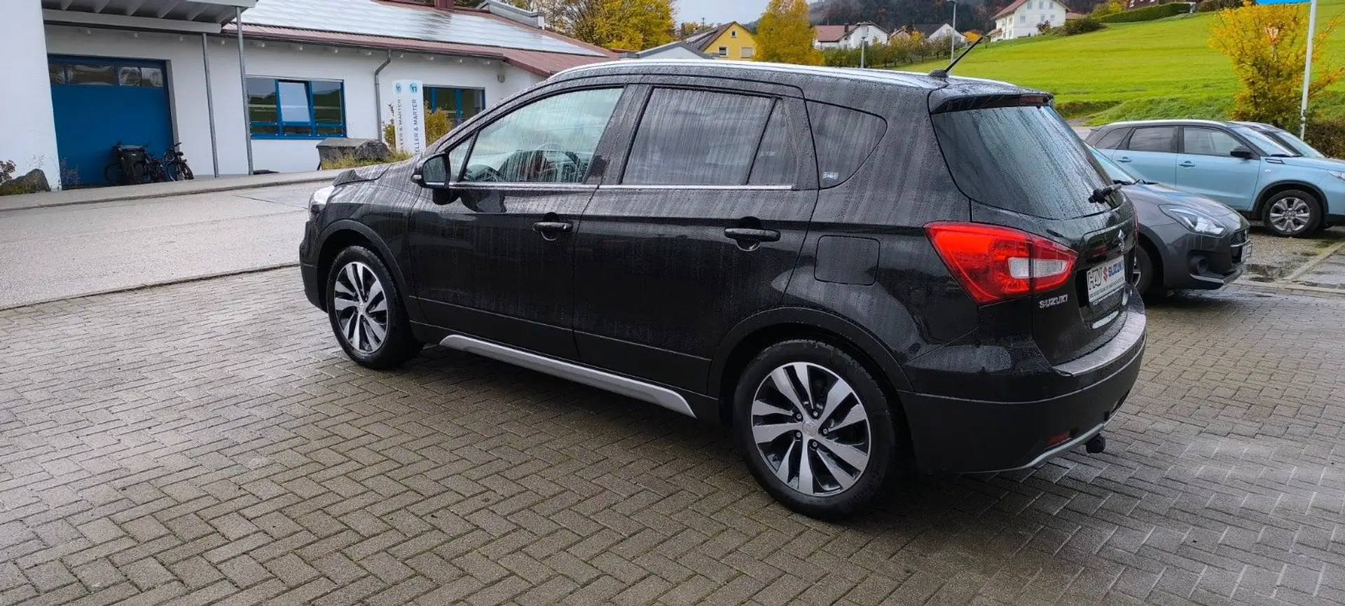 Suzuki S-Cross Comfort+ 4x4 Automatik Noir - 2