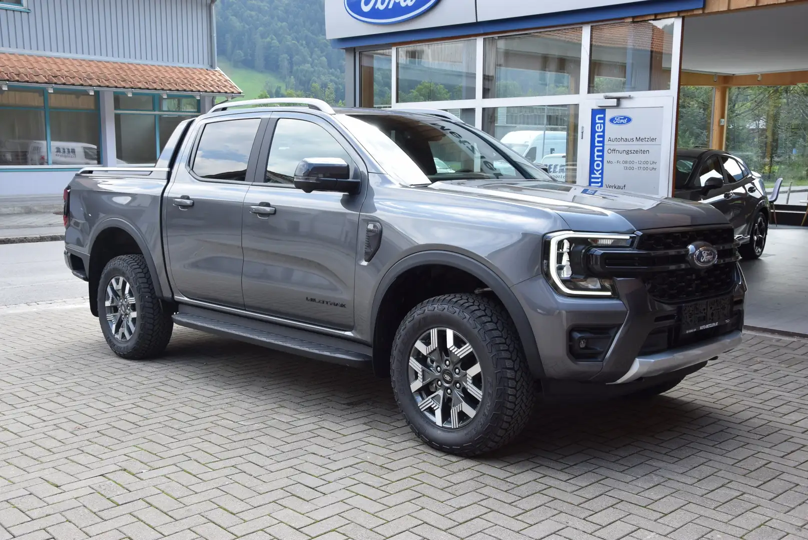 Ford Ranger **Plug-in-Hybrid**Wildtrak**e-4WD** Gris - 2