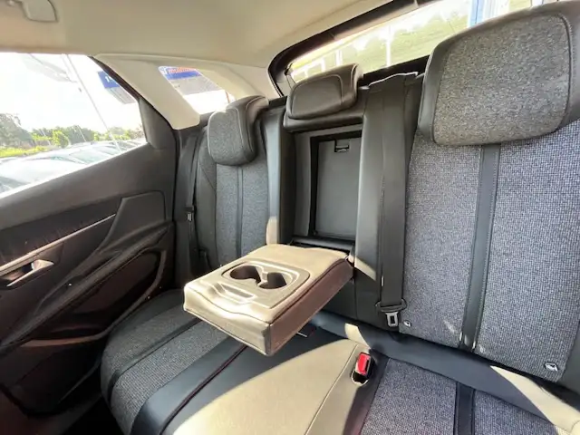 Peugeot 3008 view 7
