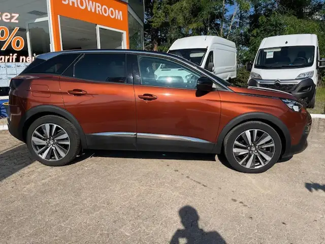Peugeot 3008 view 4
