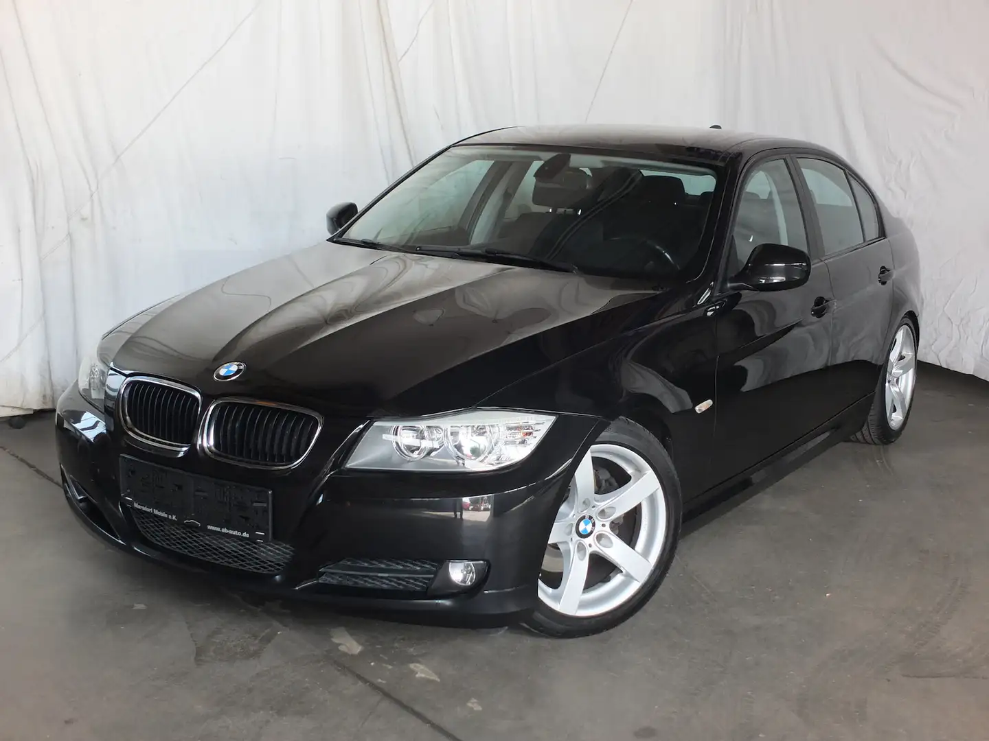 BMW 320 320D NAVI SPORT KLIMAAUT PDC MFL TEMPOMAT Noir - 1