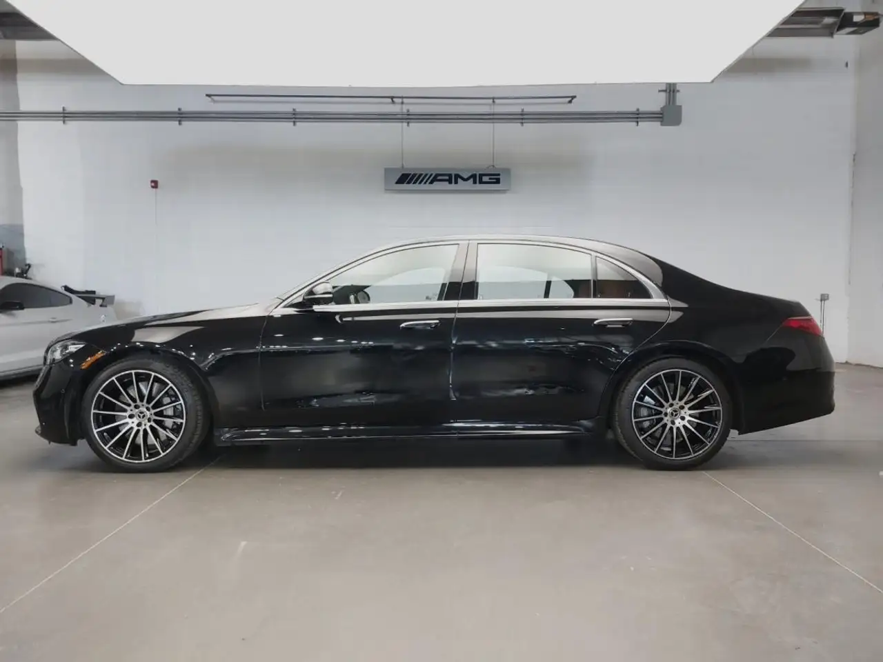 Mercedes-Benz S-Class снимка Mercedes-Benz S-Class