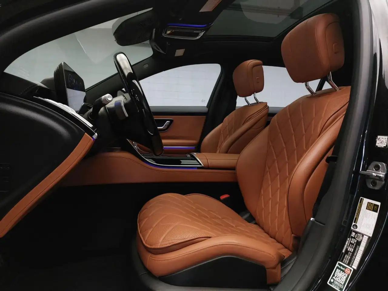 Mercedes-Benz S-Class снимка Mercedes-Benz S-Class