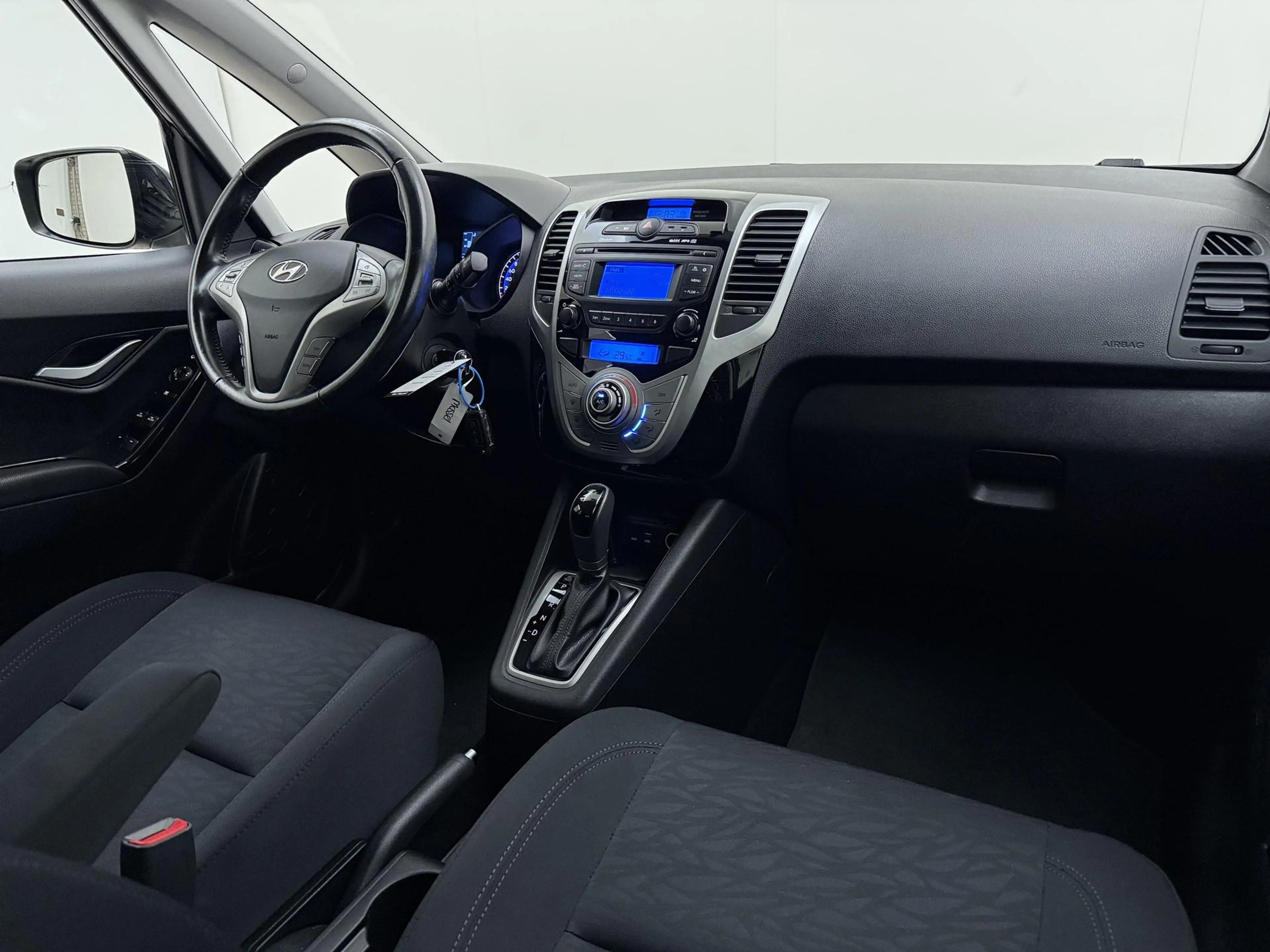 Hyundai iX20 1.6i Go! | Automaat | Parkeersensoren | Lichtmetal — photo 10