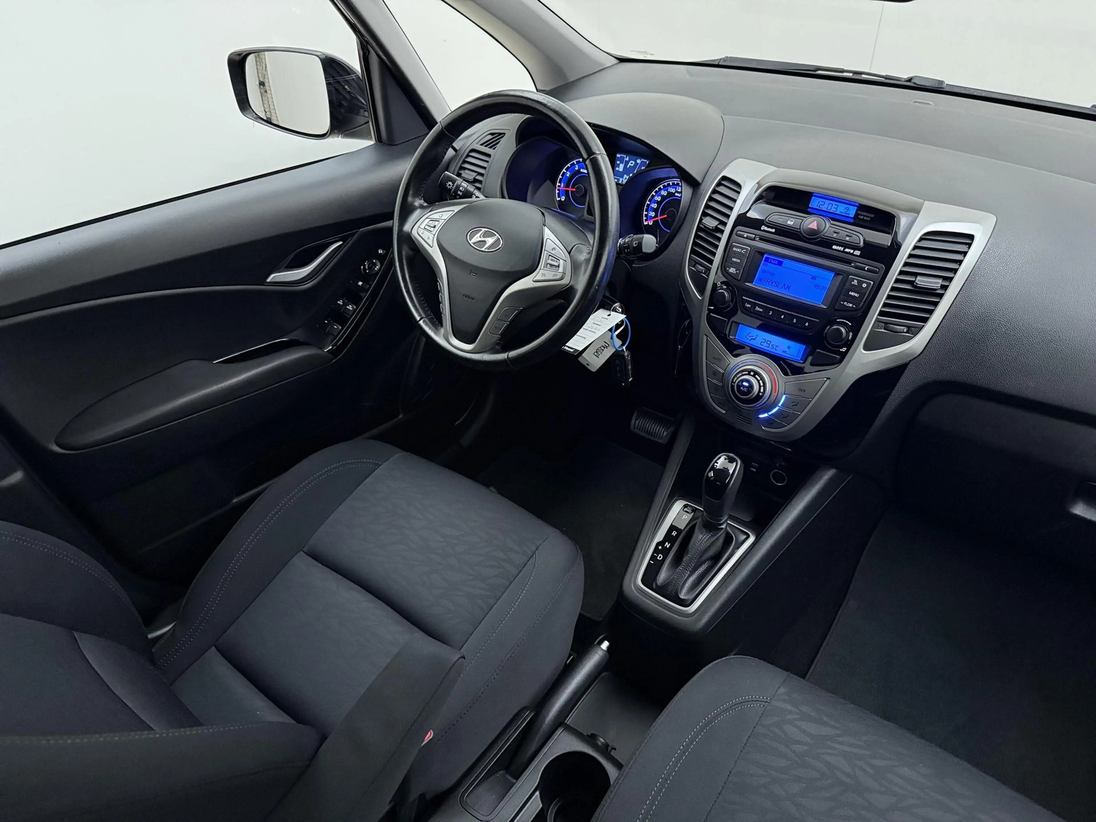 Hyundai iX20 1.6i Go! | Automaat | Parkeersensoren | Lichtmetal — photo 11