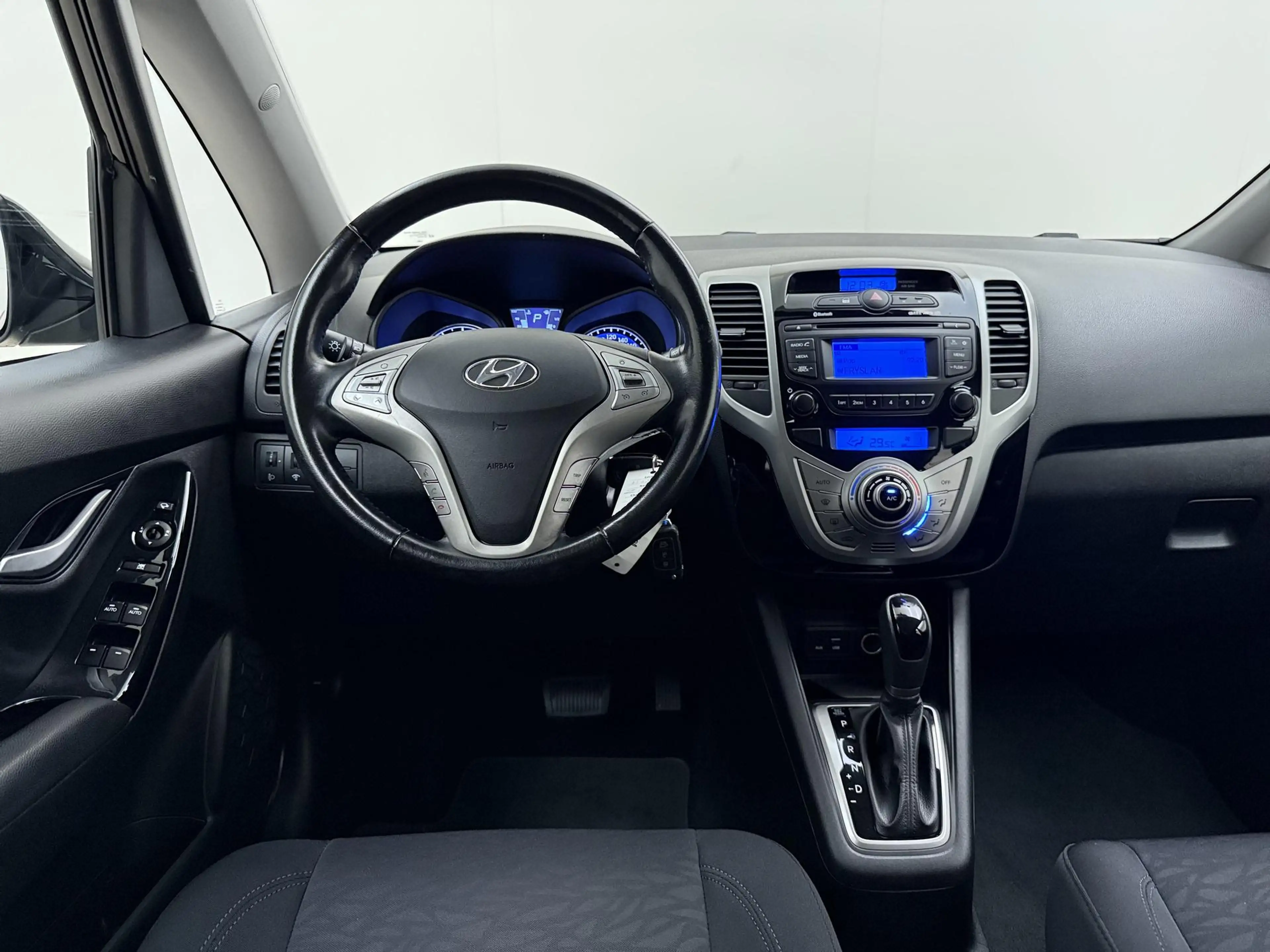 Hyundai iX20 1.6i Go! | Automaat | Parkeersensoren | Lichtmetal — photo 13