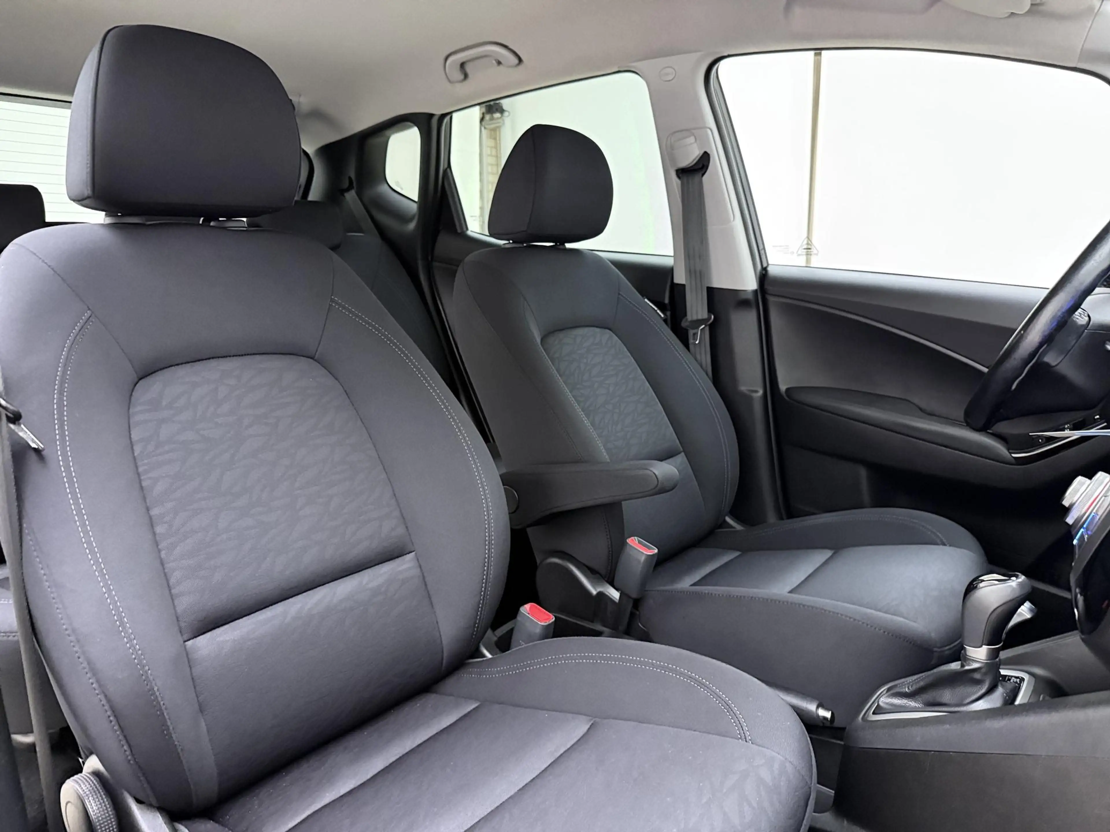 Hyundai iX20 1.6i Go! | Automaat | Parkeersensoren | Lichtmetal — photo 5