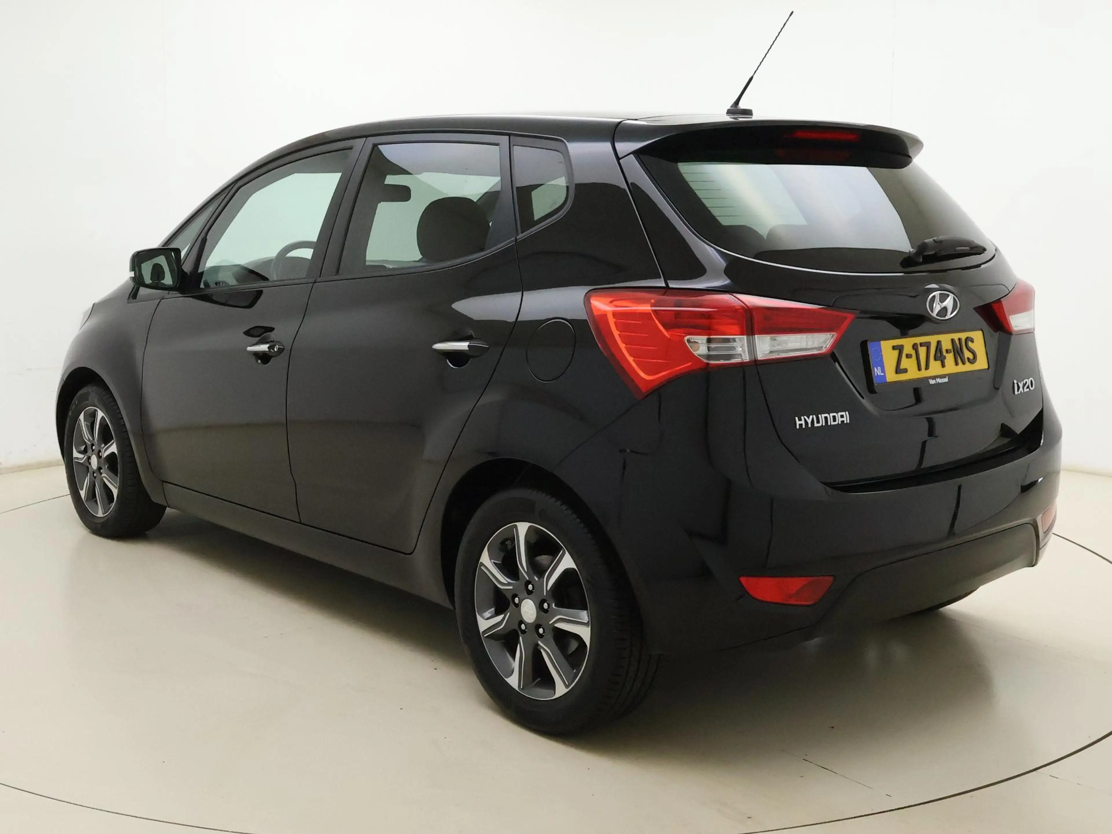 Hyundai iX20 1.6i Go! | Automaat | Parkeersensoren | Lichtmetal — photo 7