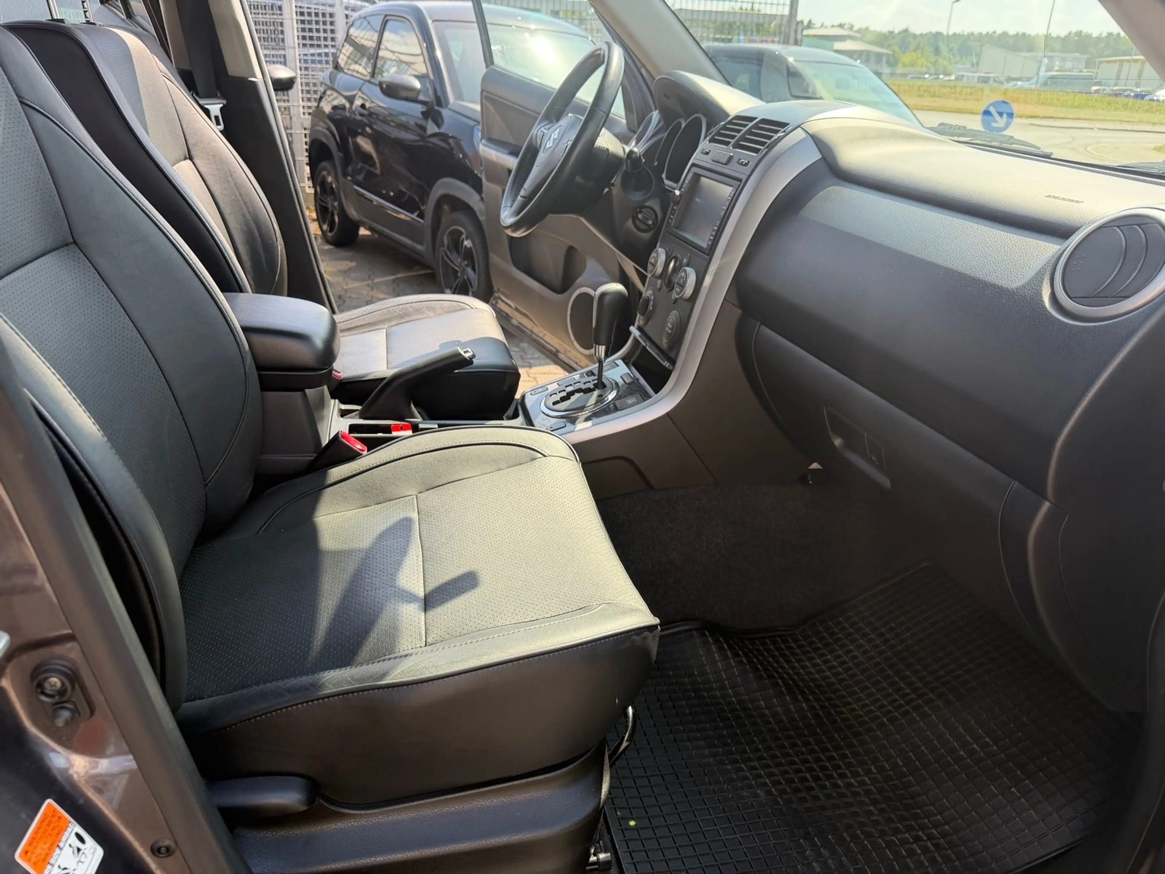 Suzuki Grand Vitara 2.4 VVT Comfort — photo 10