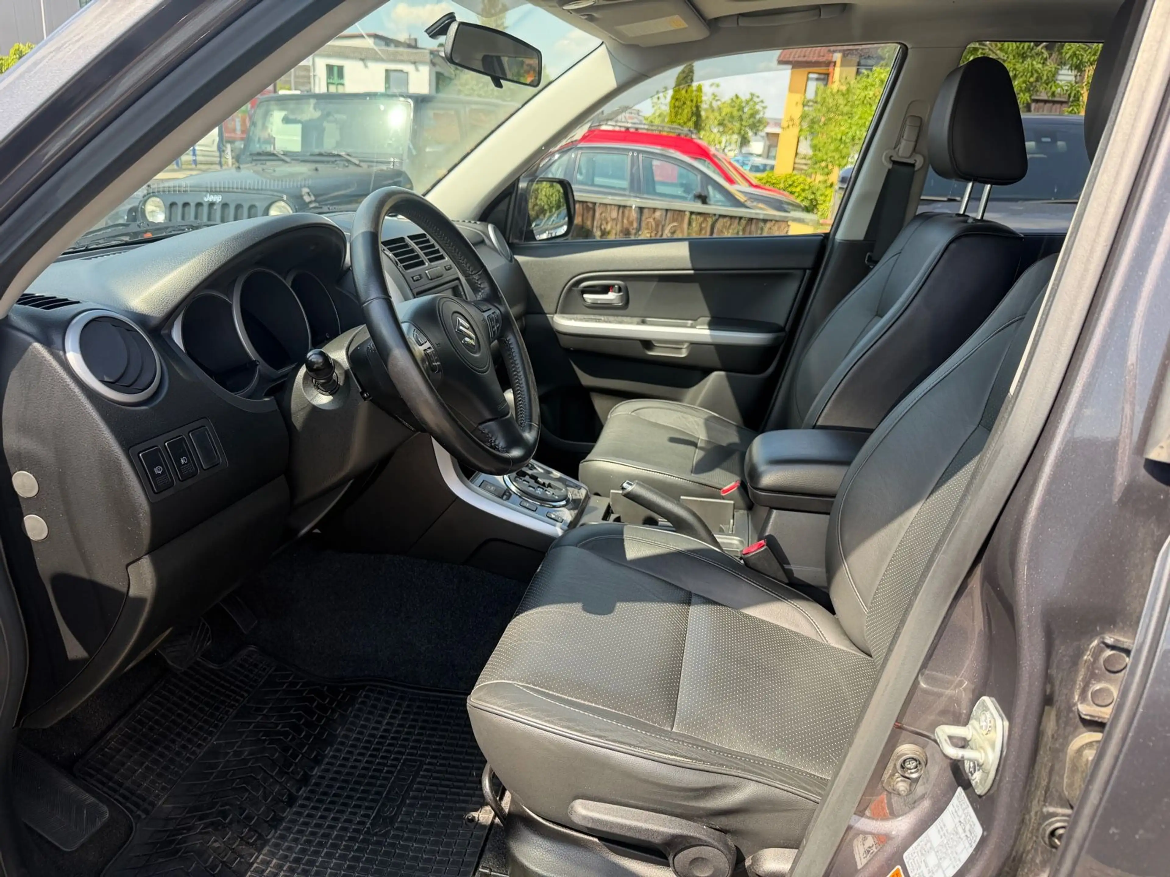 Suzuki Grand Vitara 2.4 VVT Comfort — photo 9