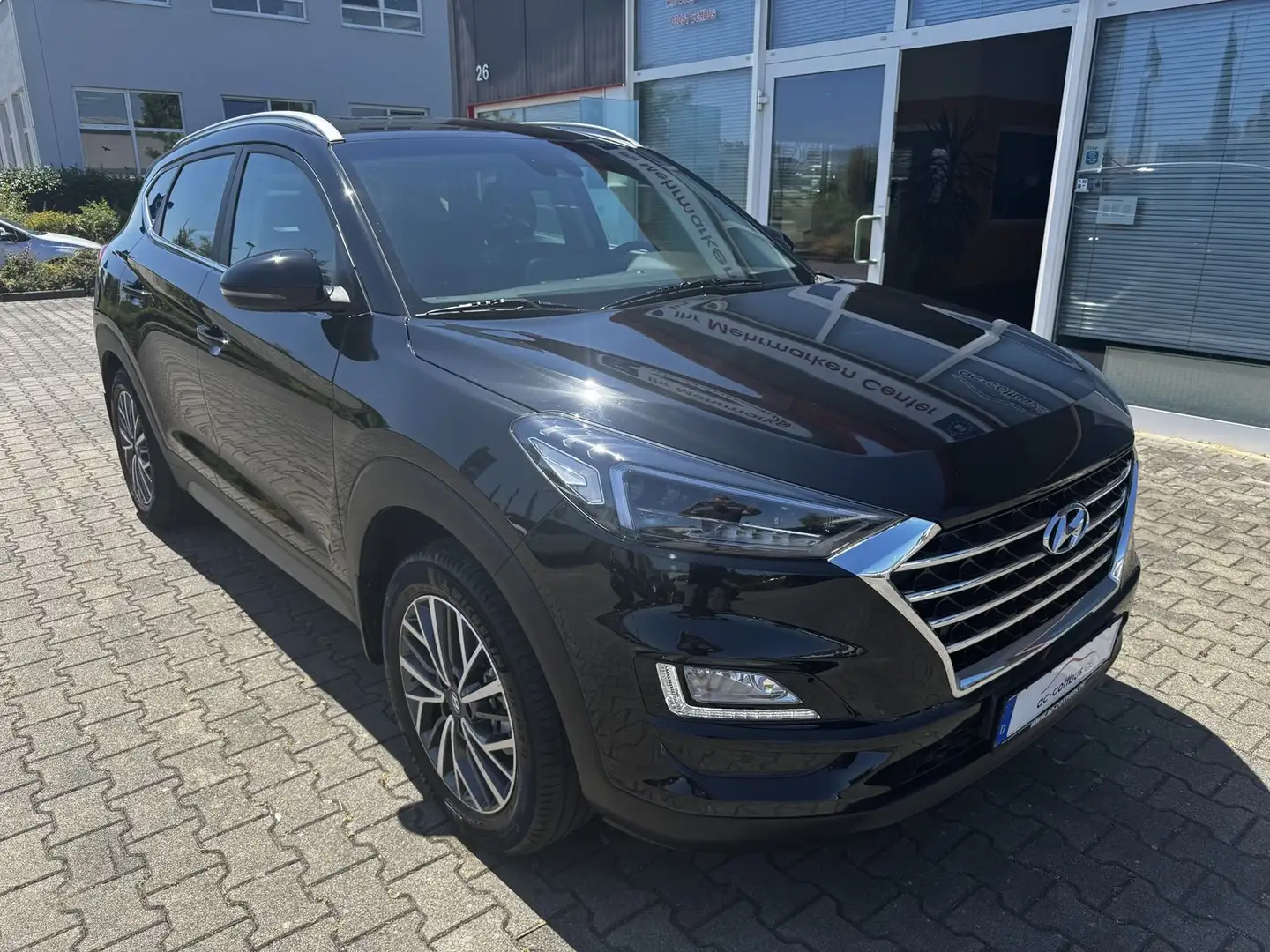 Hyundai TUCSON Trend 1.6 Autogas LED Navi Klimaau Shzg A Noir - 1