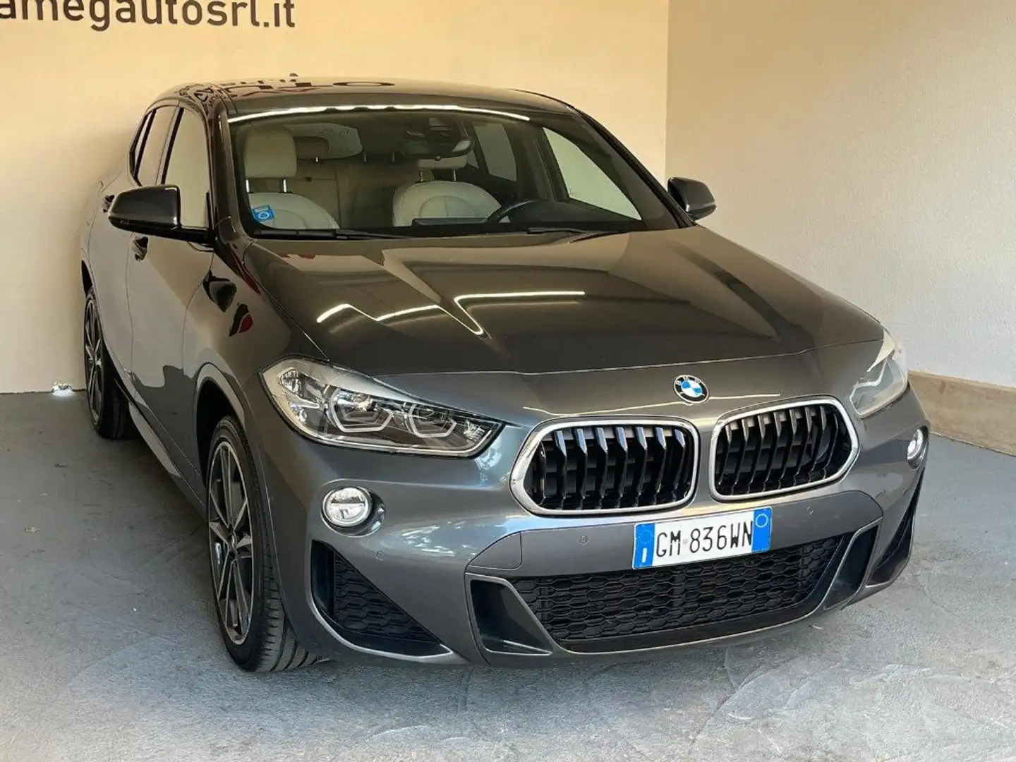 BMW X2 xDrive18d Msport Grijs - 2