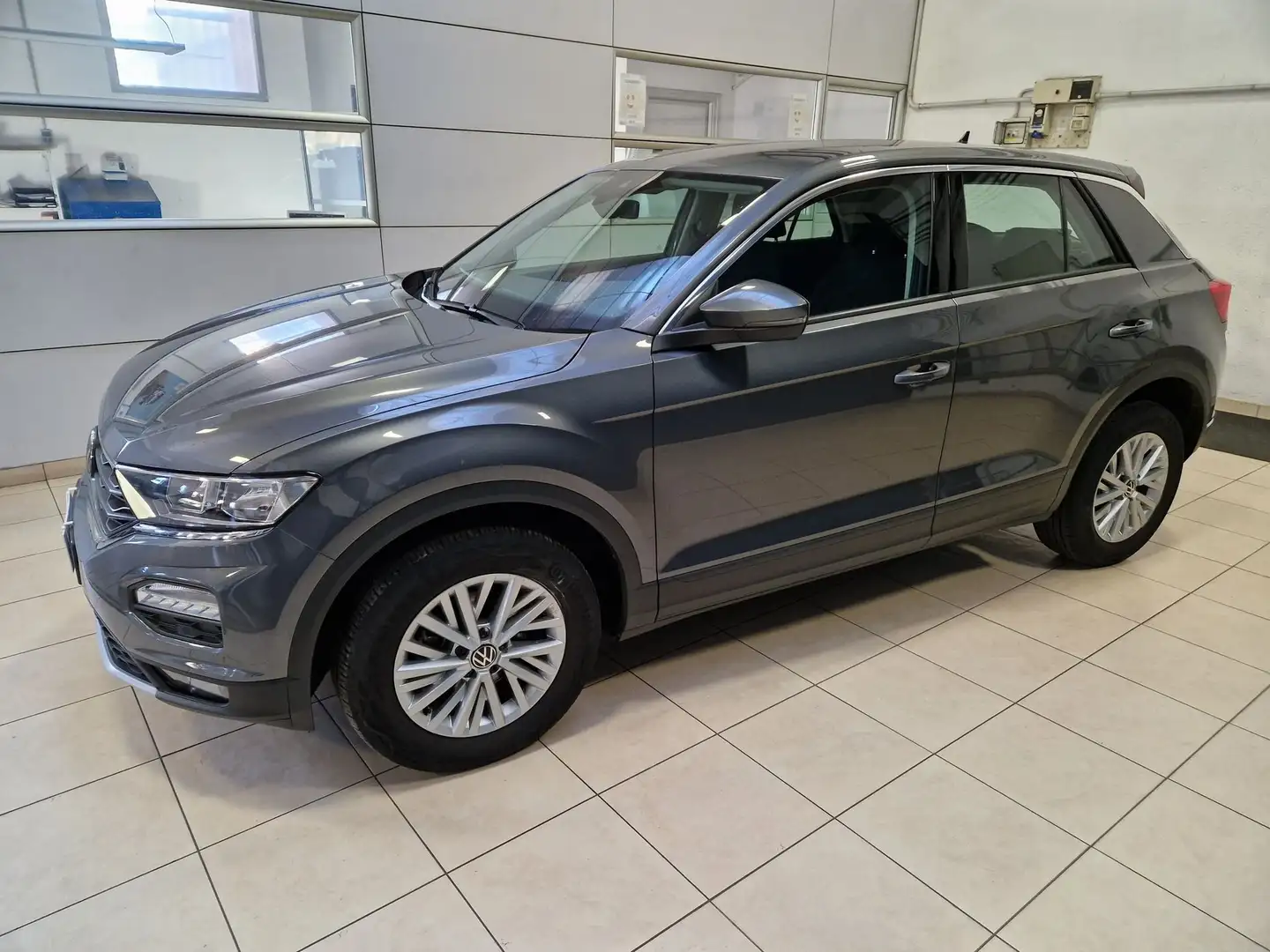 Volkswagen T-Roc 1.0 TSI Business BlueMotion Technology Gris - 2