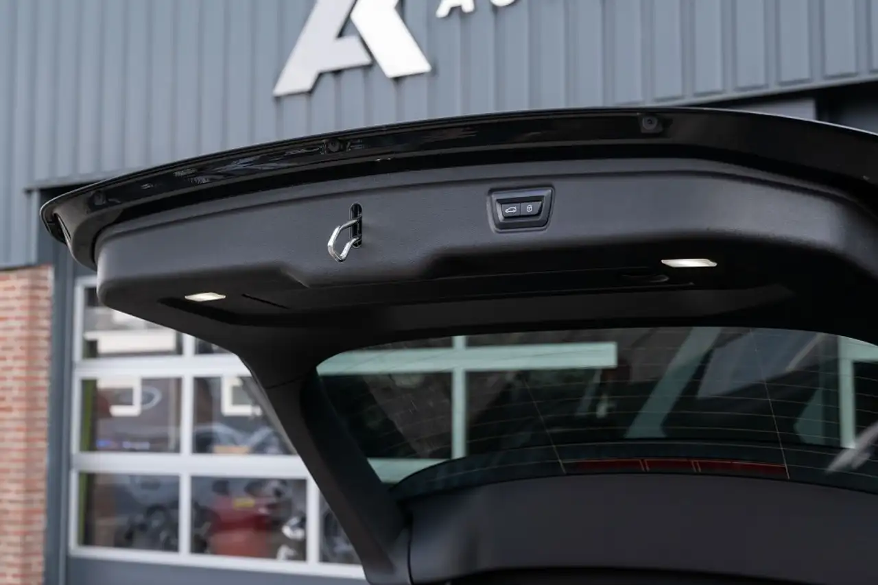 BMW 340 3-serie M340i xDrive Touring | Panorama | M-Seats 6