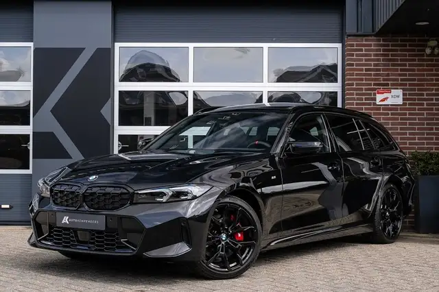BMW 340 3-serie M340i xDrive Touring | Panorama | M-Seats