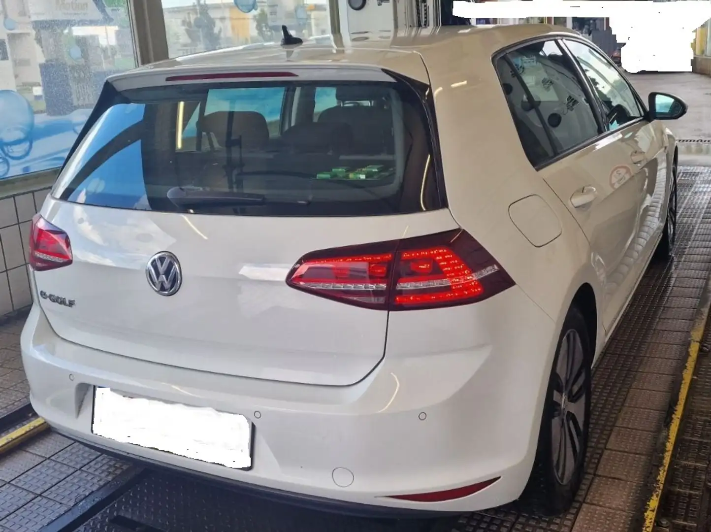 Volkswagen e-Golf e-Golf 24,2kWh (mit Batterie) Weiß - 2