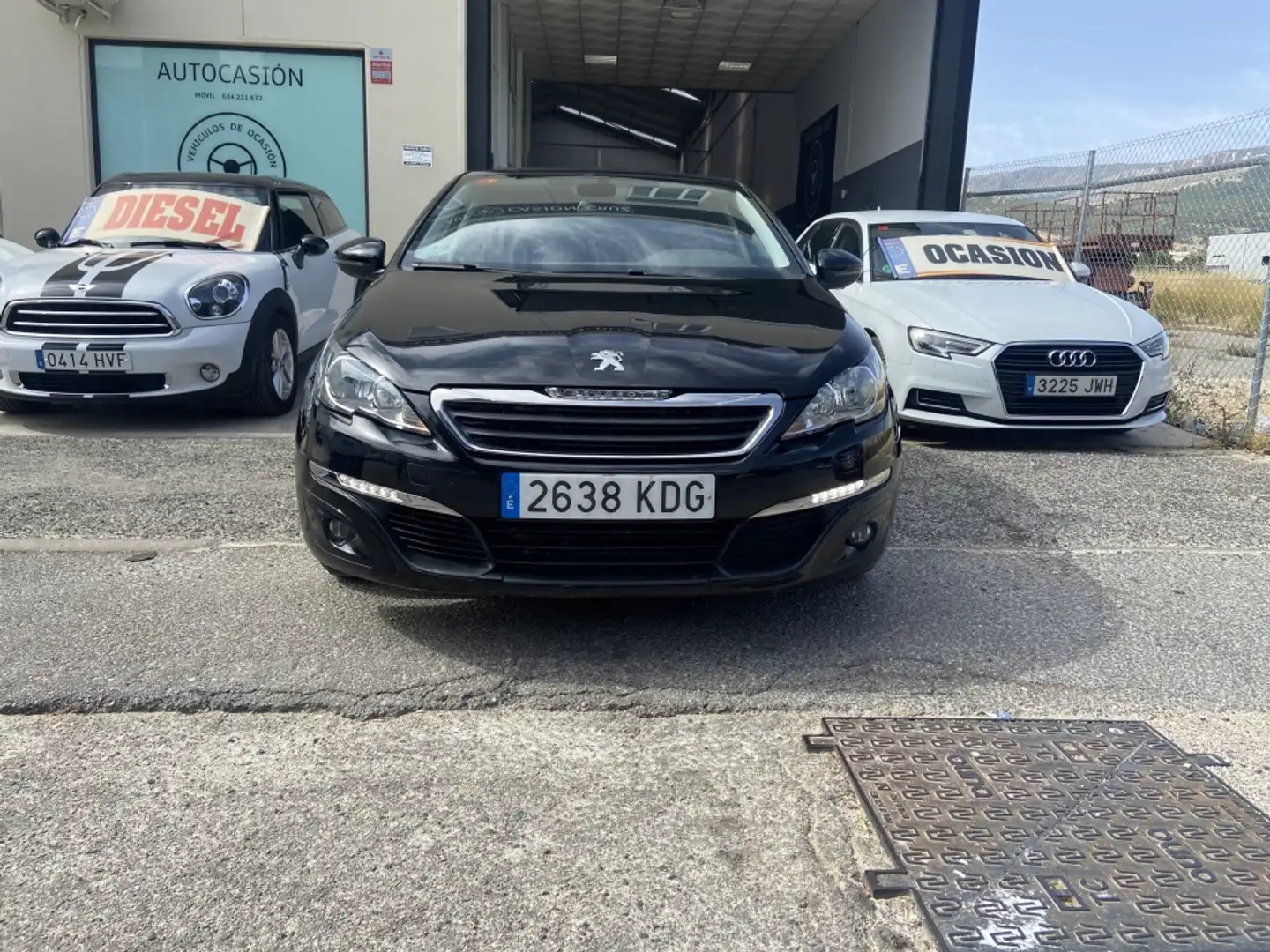 Peugeot 308 1.6 BlueHDi Style 120 Negro - 1