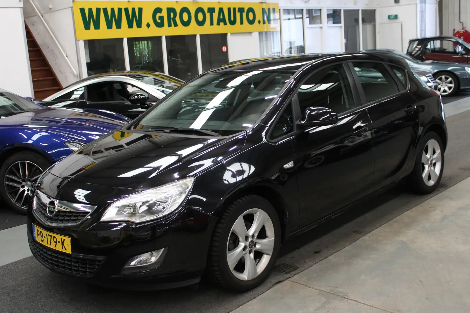 Opel Astra 1.4 Edition Airco, Stuurbekrachtiging Zwart - 1