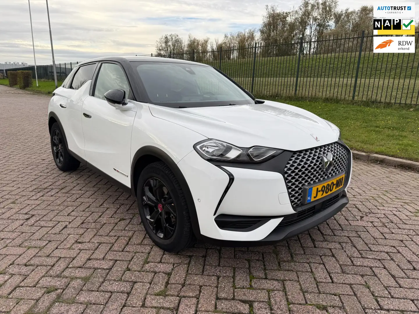 DS Automobiles DS 3 Crossback E-Tense Business 50 kWh Wit - 1