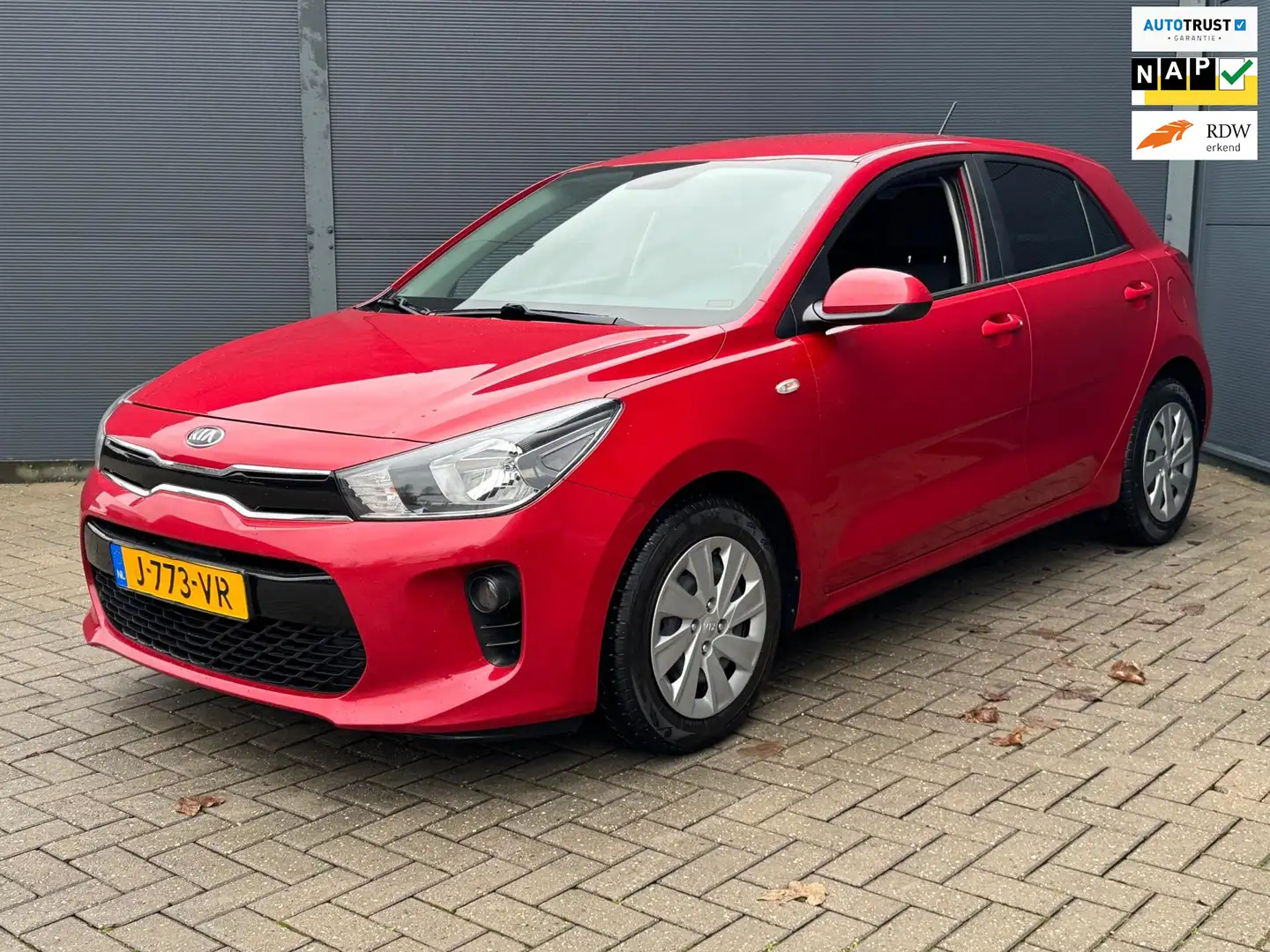 Kia Rio 1.4 DynamicLine / Automaat / Pdc / Facelift Červená - 1