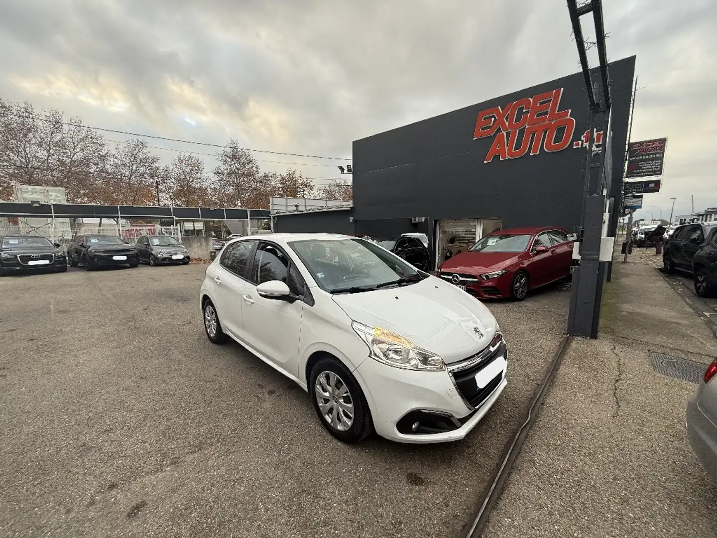 Peugeot 208 1.6 BlueHDi 75ch Style - 1