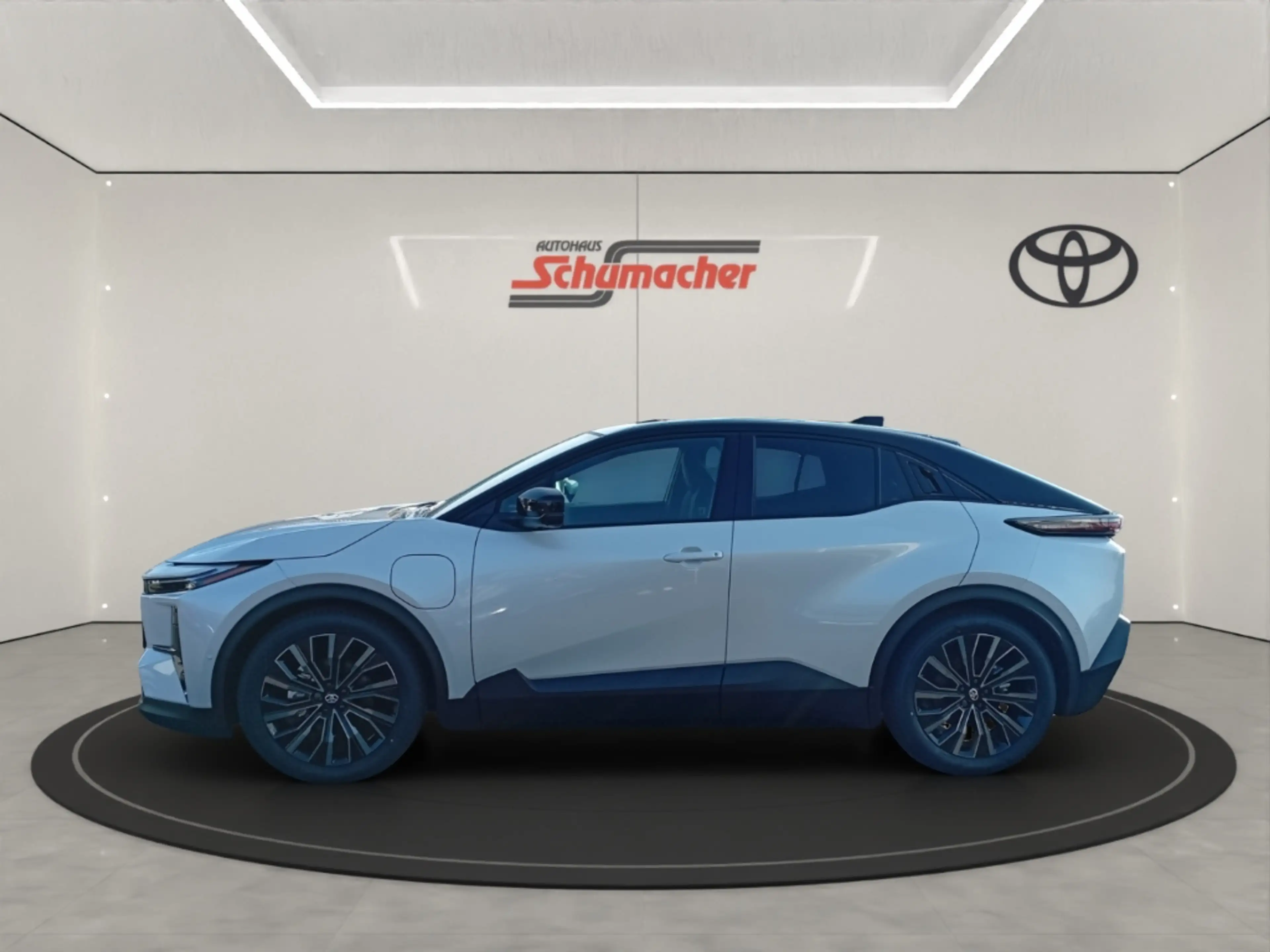 Toyota C-HR+ 4X4+LOUNGE+SKY&SOUND-P+E-PÄRMIE 6000€ — photo 2