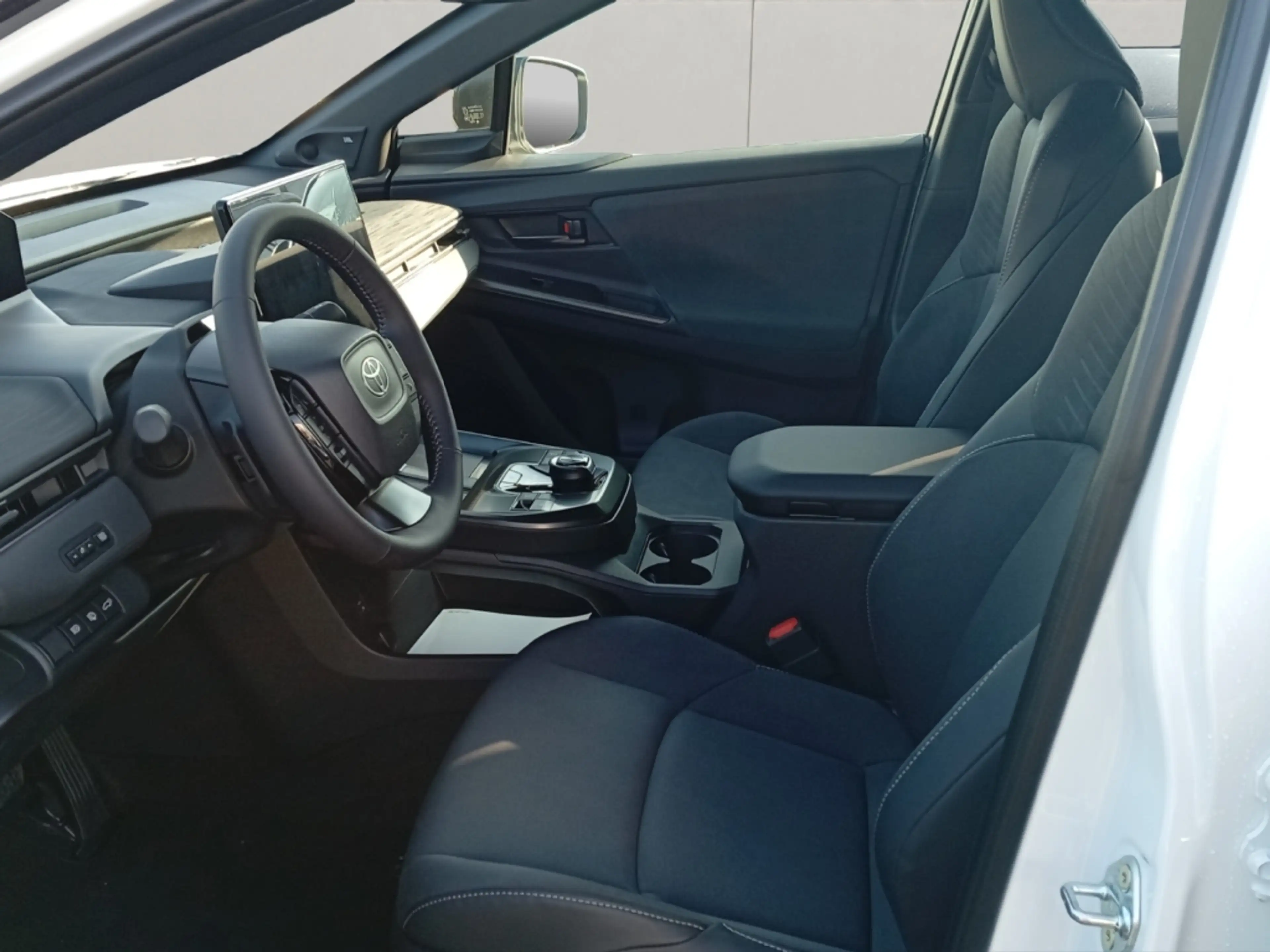 Toyota C-HR+ 4X4+LOUNGE+SKY&SOUND-P+E-PÄRMIE 6000€ — photo 10