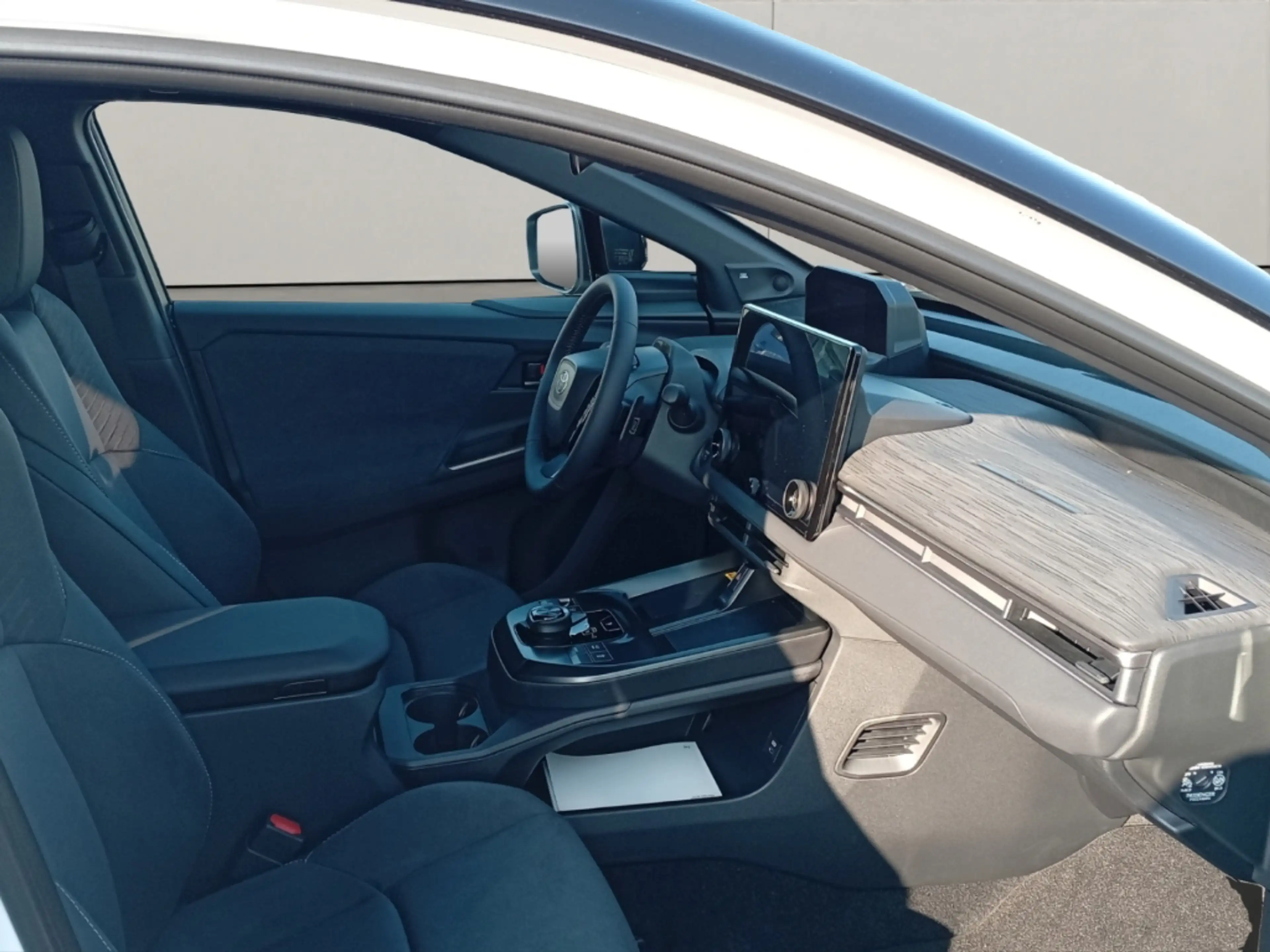 Toyota C-HR+ 4X4+LOUNGE+SKY&SOUND-P+E-PÄRMIE 6000€ — photo 11