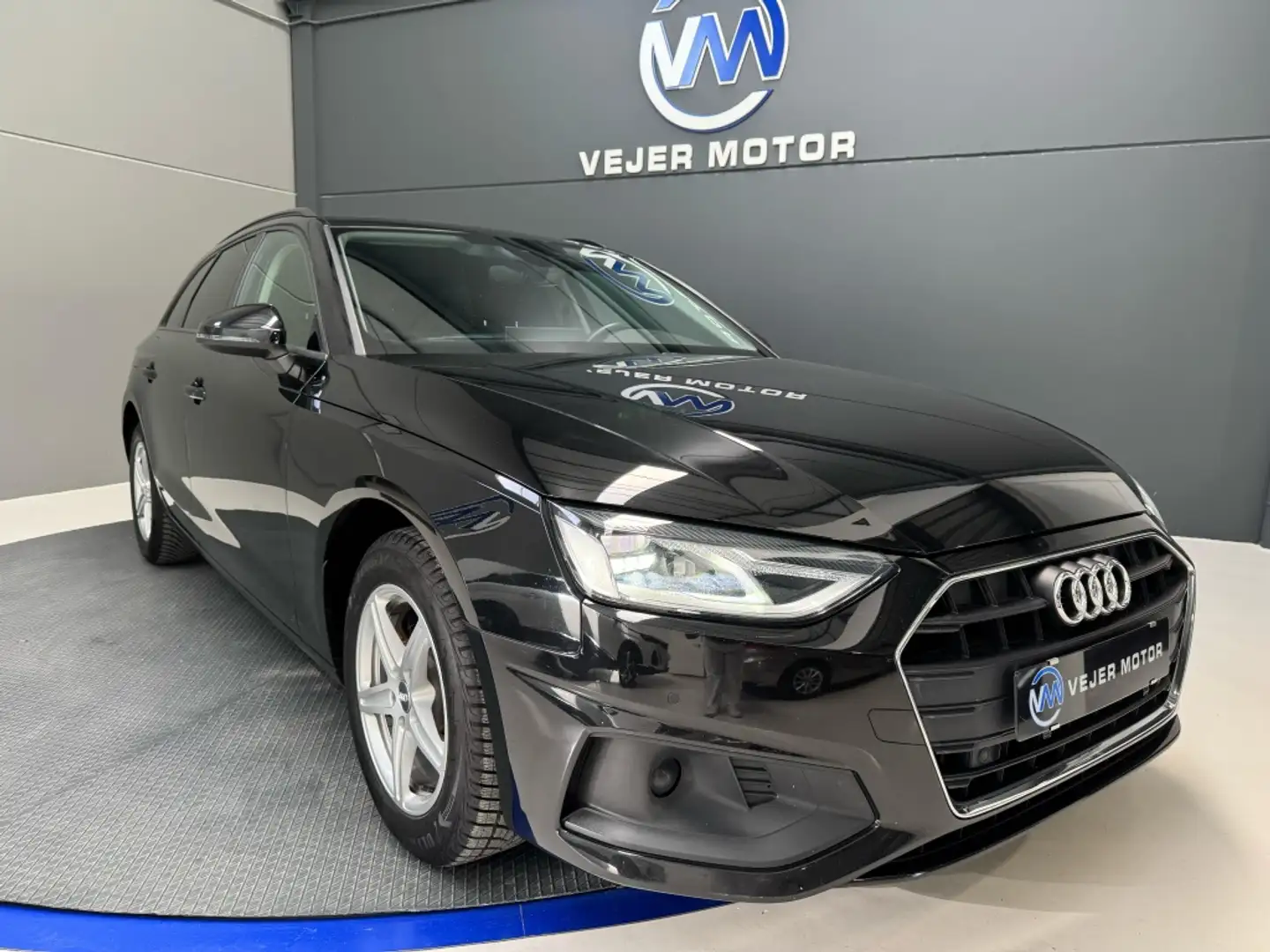 Audi A4 Berlina Manual de 5 Puertas Zwart - 1