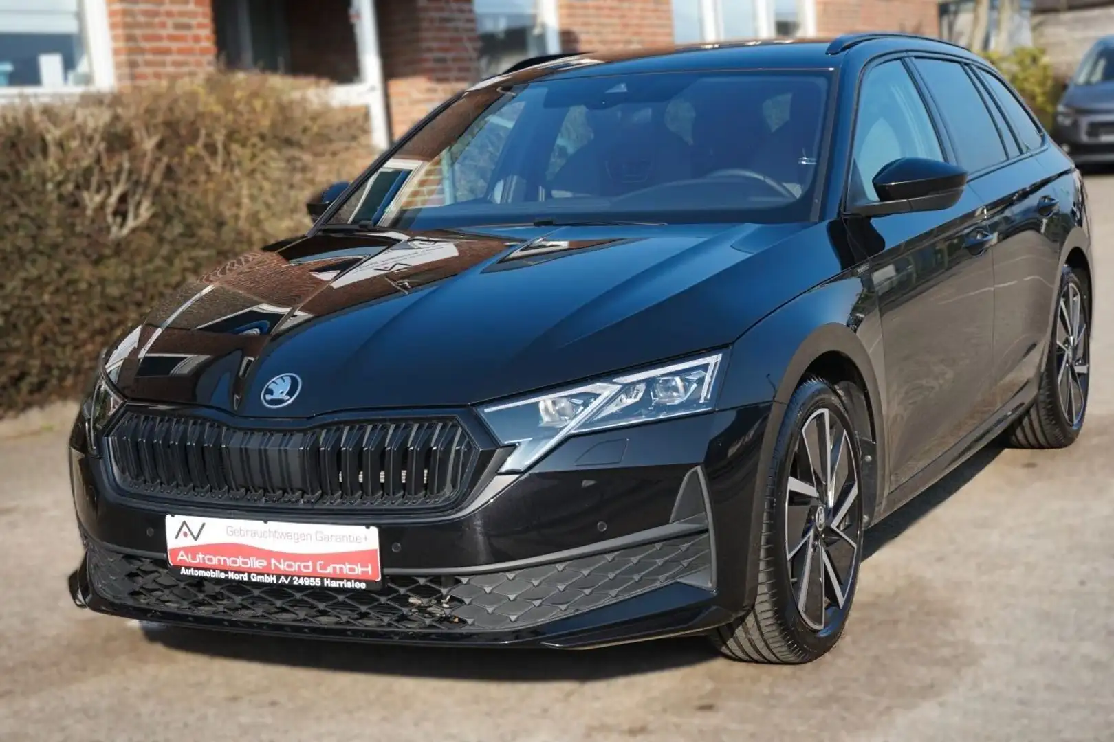 Skoda Octavia Combi 2.0 TDI *Sportline*Matrix*DSG Schwarz - 2