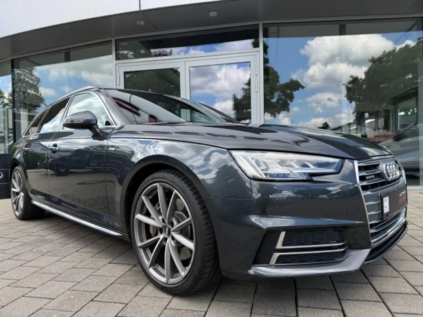 Audi A4 2.0 TFSI quattro S-line LED Pano Grigio - 2