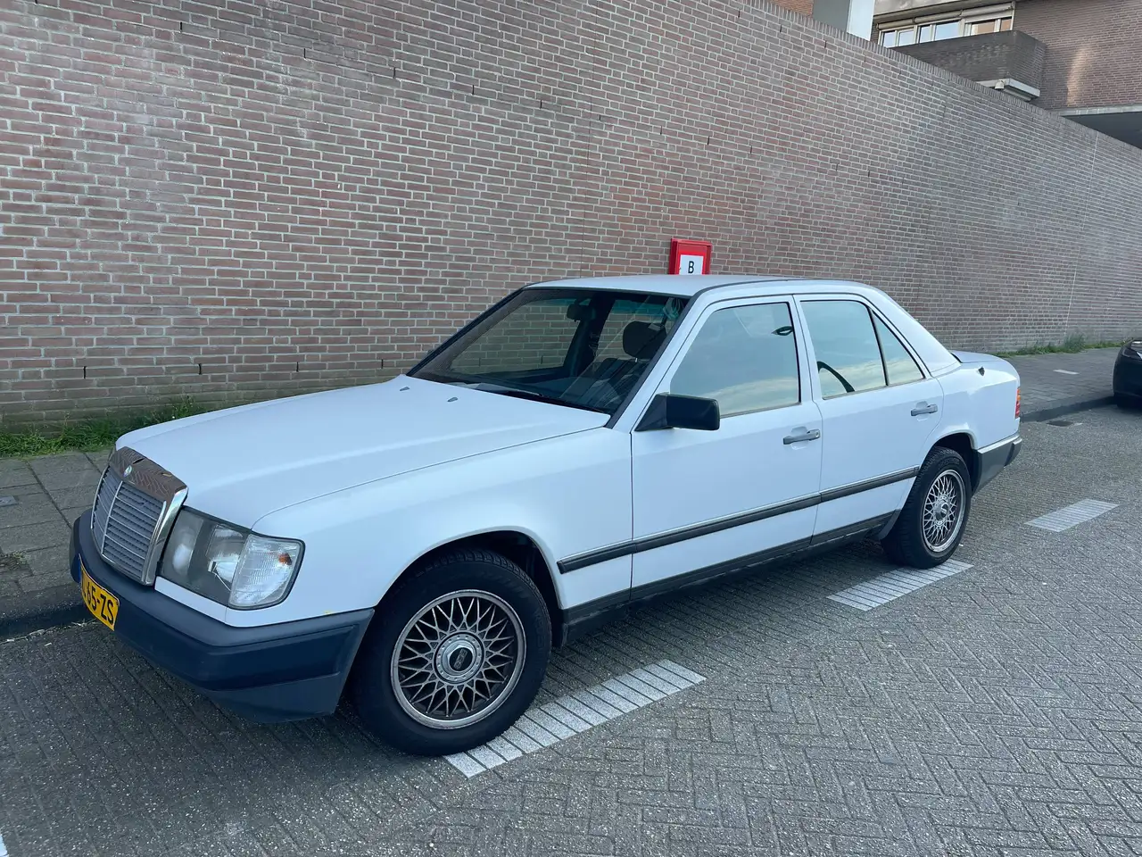 Mercedes-Benz 200, foto 2