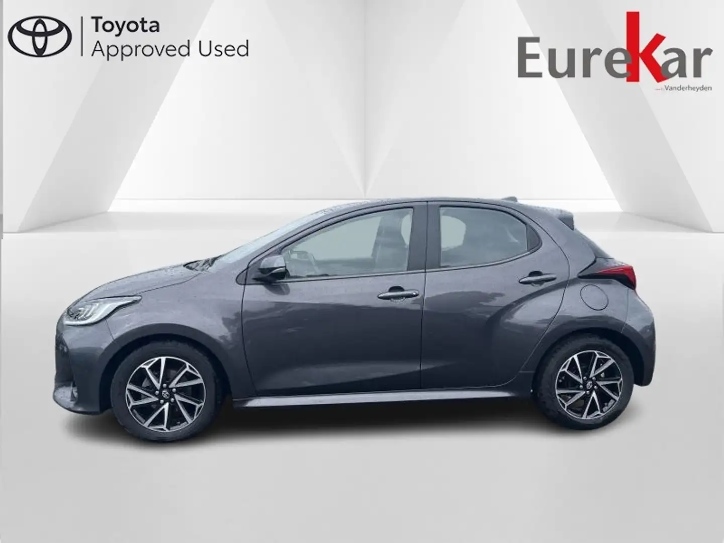 Toyota Yaris 1.5 VVT-iE Iconic Zwart - 2