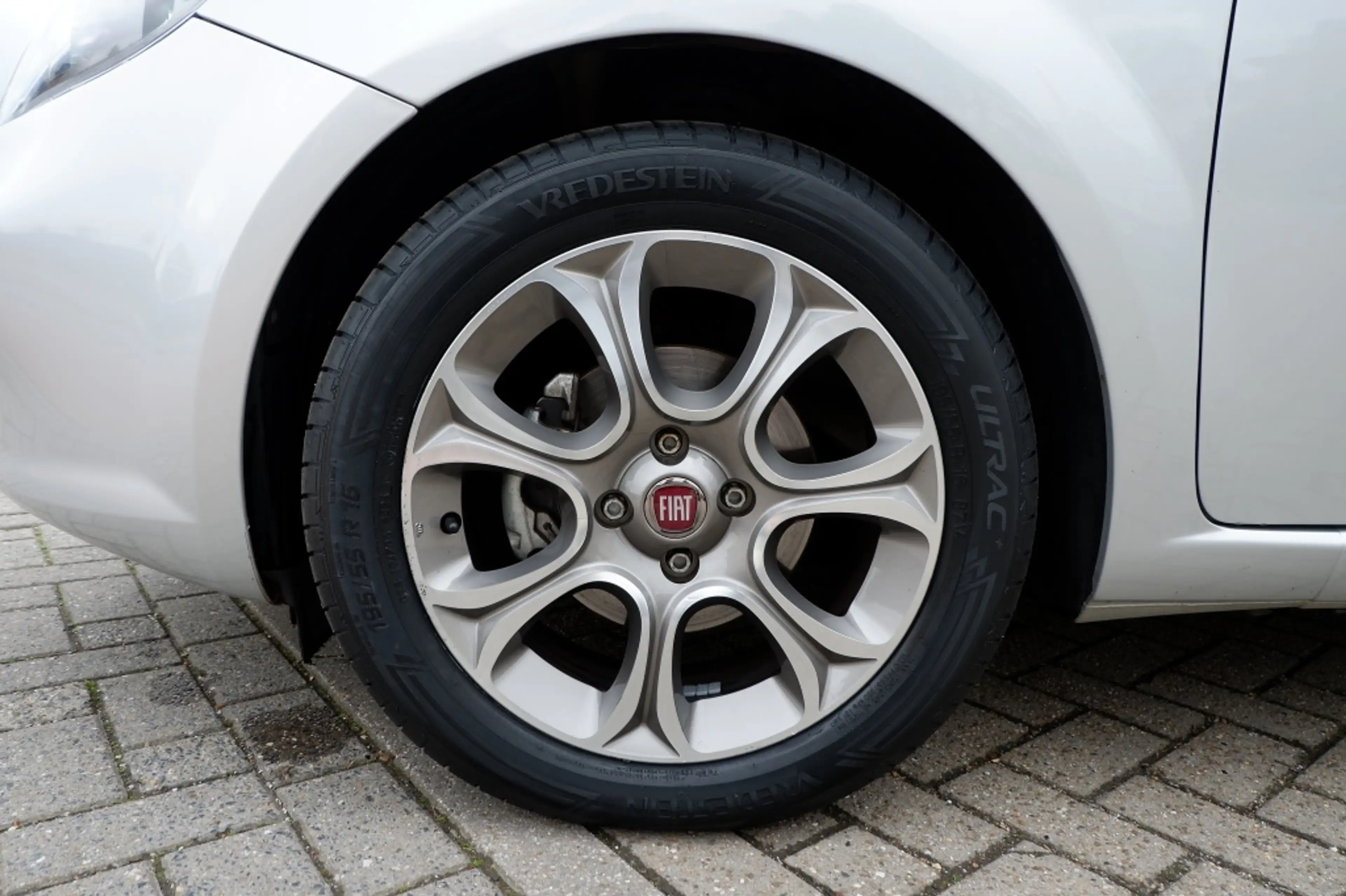 Fiat Punto Evo 0.9 TwinAir Lounge / INCL. 12mnd BOVAG / 1e eigena — photo 5