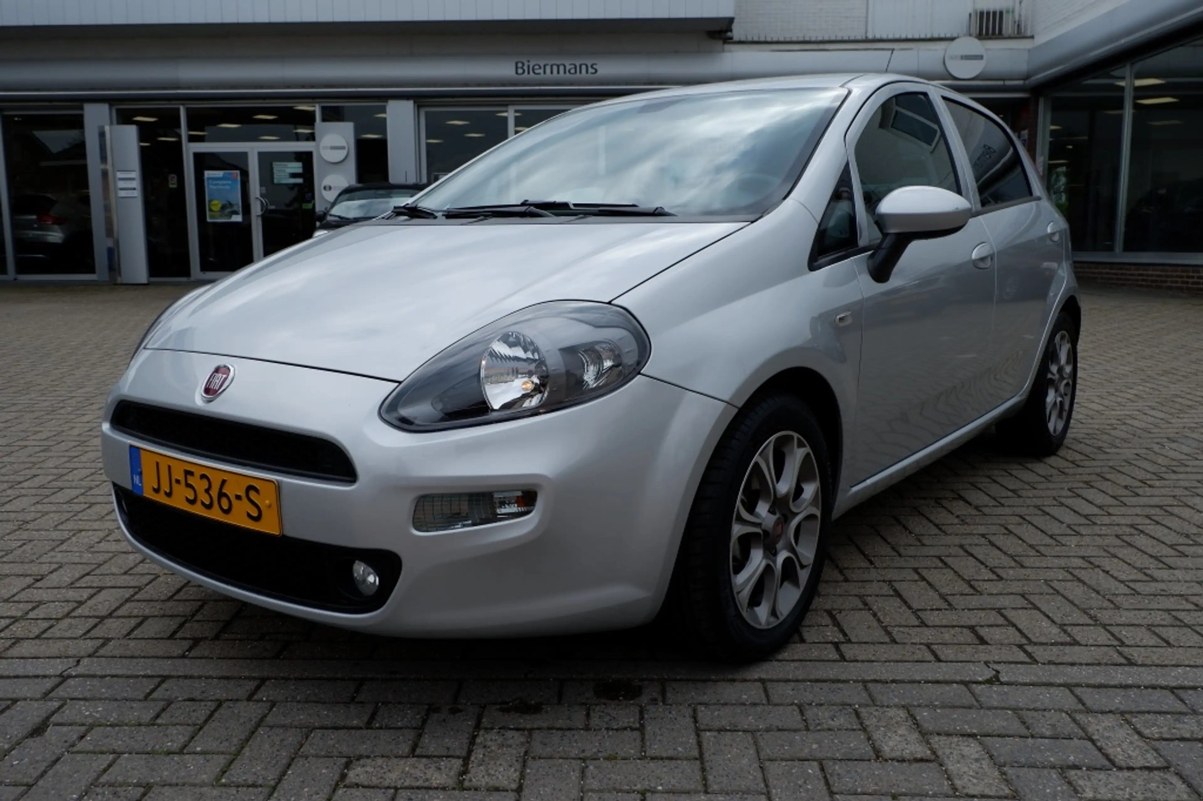 Fiat Punto Evo 0.9 TwinAir Lounge / INCL. 12mnd BOVAG / 1e eigena — photo 2